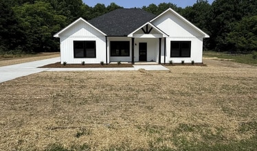 Building Photo - 420 Sloop St