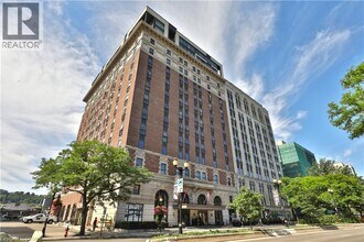 Building Photo - 118 King St E