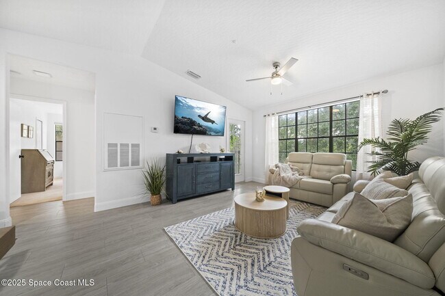 Building Photo - 7667 N Wickham Rd