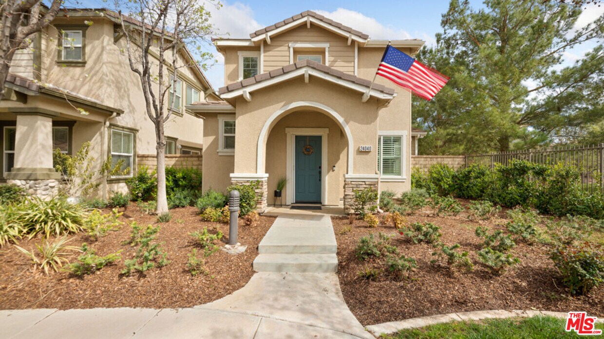 Foto principal - 24040 Whitewater Dr