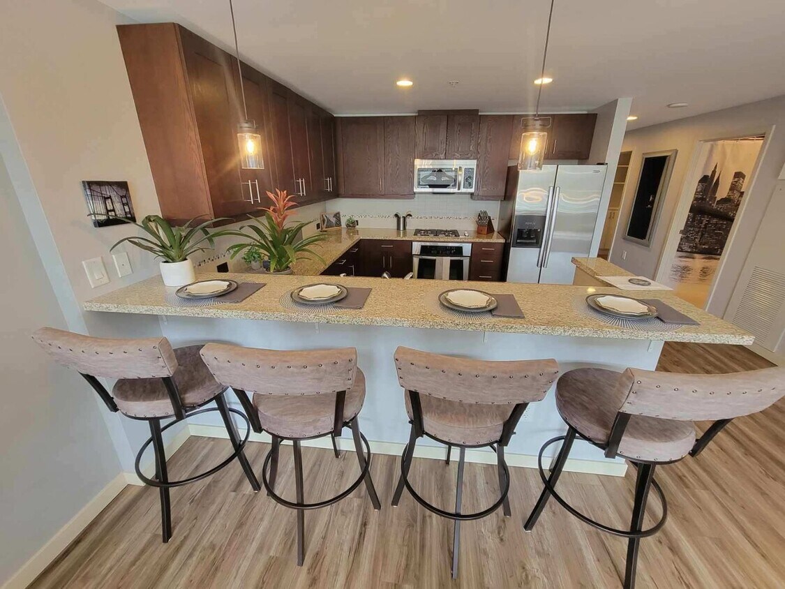 Foto principal - High End Condo Available