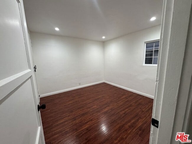 Building Photo - 6207 Crenshaw Blvd