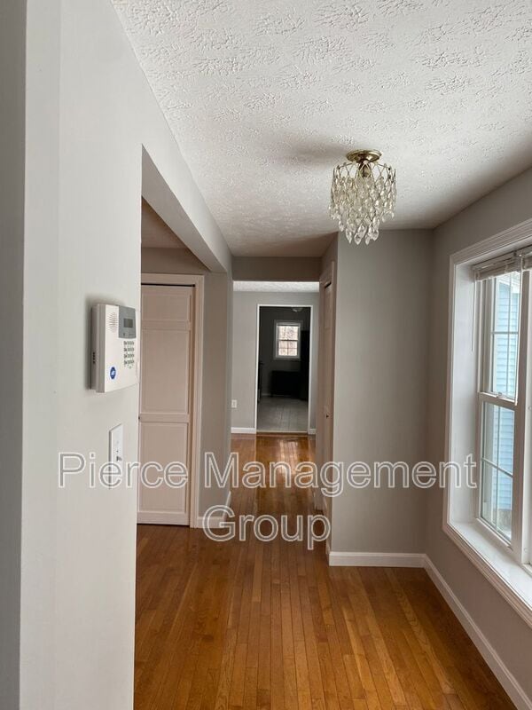 Building Photo - 939 Maplewood Ave