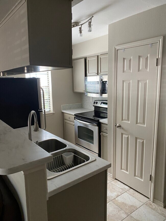 11610 Vance Jackson Rd Unit 628, San Antonio, TX 78230 Condo for Rent