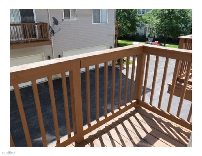 Building Photo - 2 br, 1.5 bath  - Emerald Ridge Townhomes