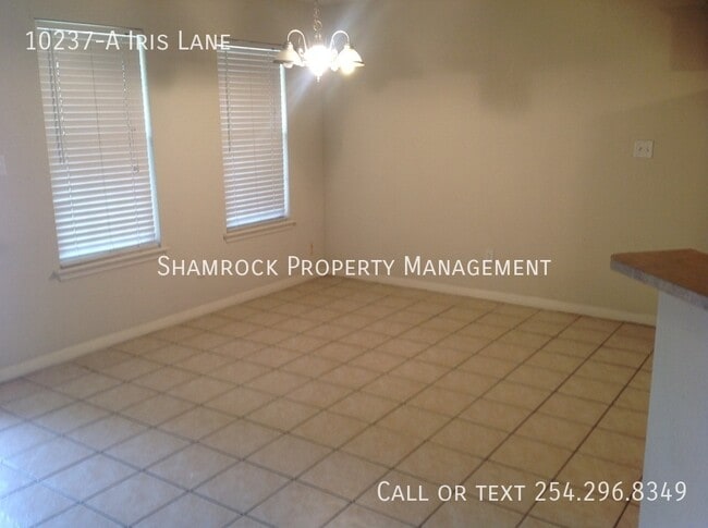 Building Photo - Cougar Ridge Duplex