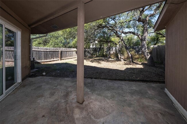 Foto del edificio - 11 Deerfield Dr