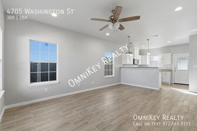 Building Photo - 4705 Washington St