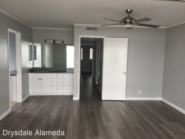 Building Photo - 3 br, 2 bath House - 2912 Bayview Drive