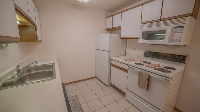 Interior Photo - Evans Place 2