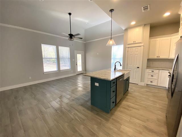 Building Photo - 411 Cleveland Rd