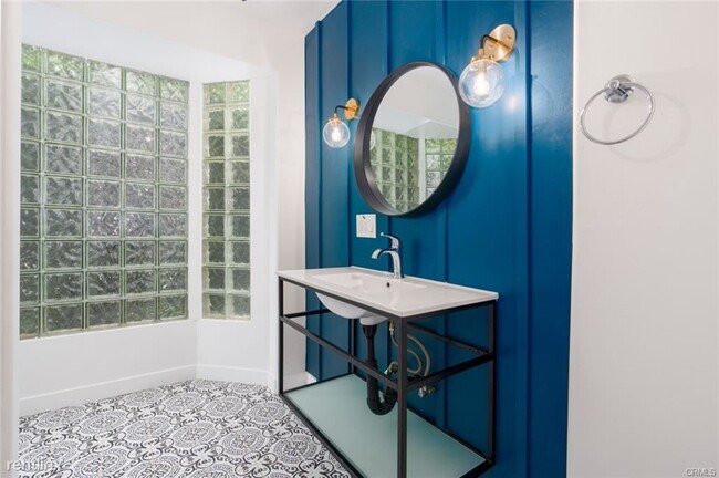 Foto del edificio - 2 br, 1 bath House - 505 San Bernardino Ave