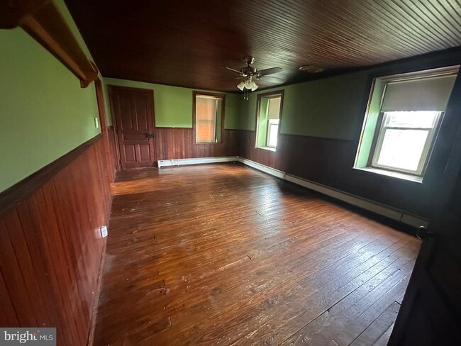 Building Photo - 92 Deysher Rd