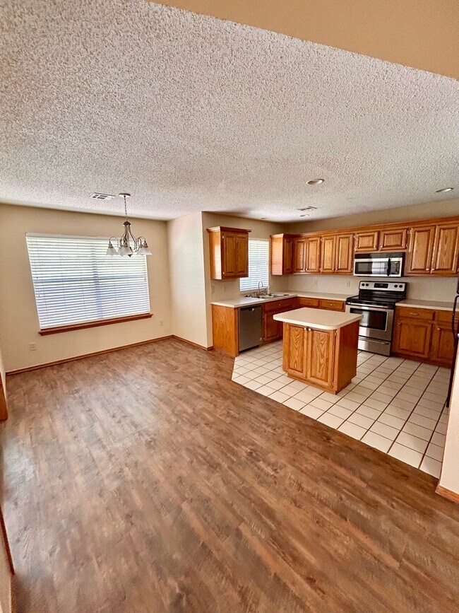 Photo - 533 NW 174th St House