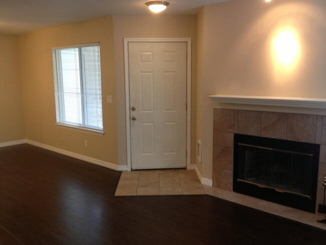 Foto del edificio - 9210 Market Pl