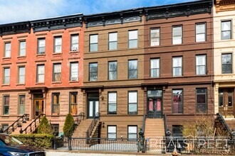 Building Photo - One of a Kind Brownstone Triplex in Prime ...