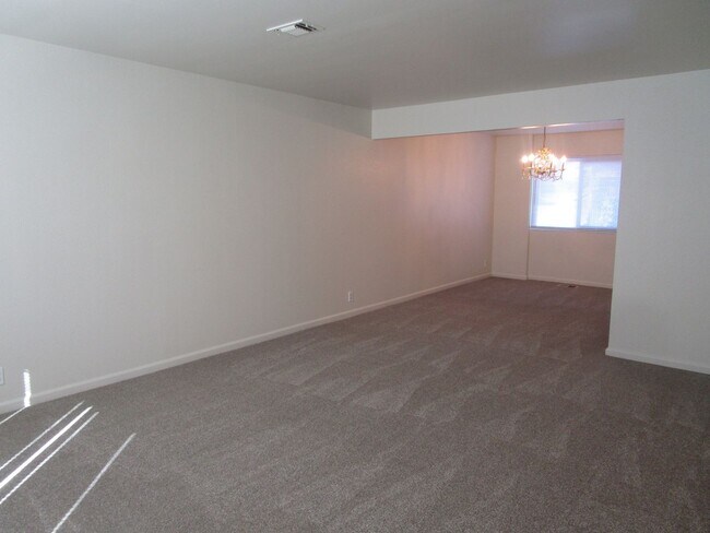 Foto del edificio - 812 Briarwood Ct