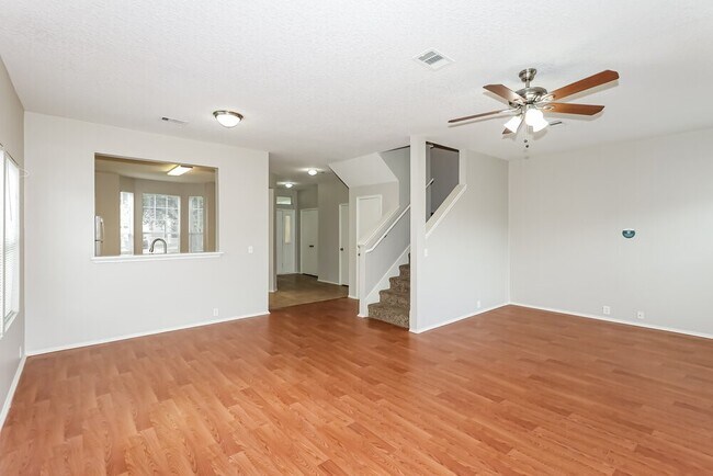 Foto del edificio - 6250 Gillian Park Dr