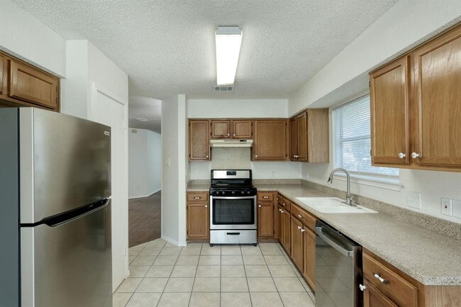 Building Photo - 1304 Garden Path Cove