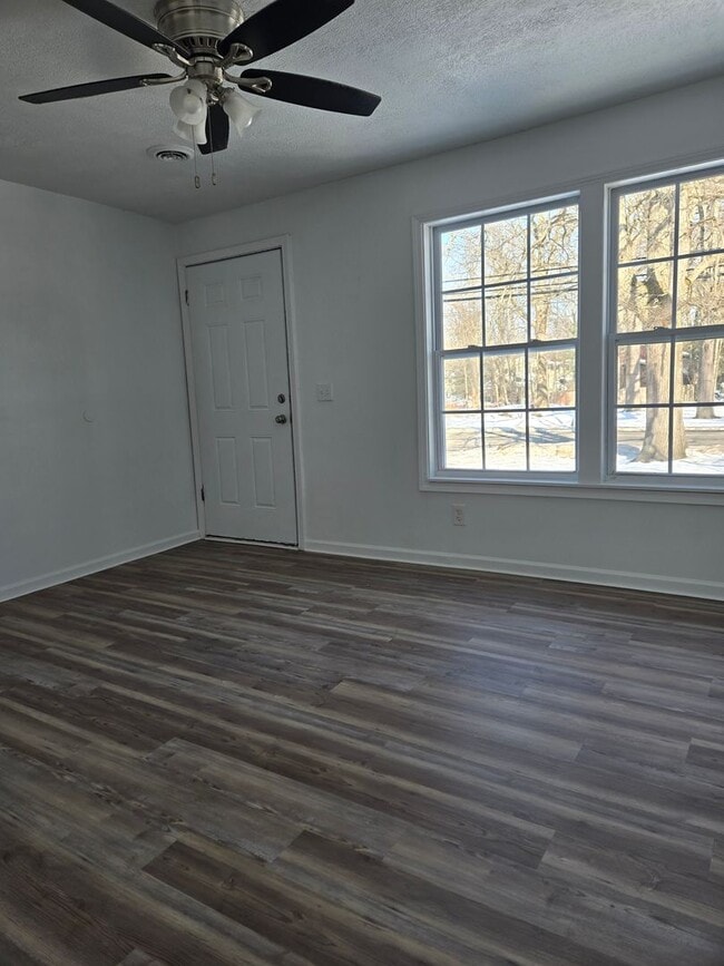 Foto del edificio - Renovated 2 Bedroom  Ranch for Rent in Aurora