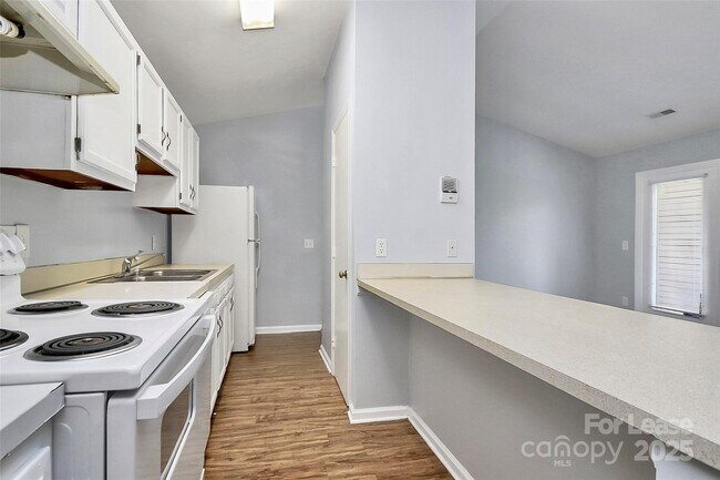 Foto del edificio - 6146 Meadow Rose Ln