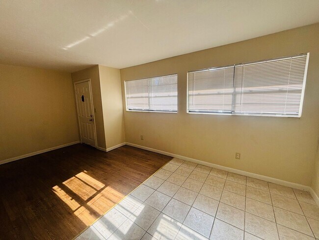 Foto del edificio - 1915 SW 70th Terrace