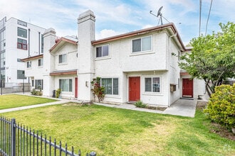 Building Photo - 5621 Klump Ave