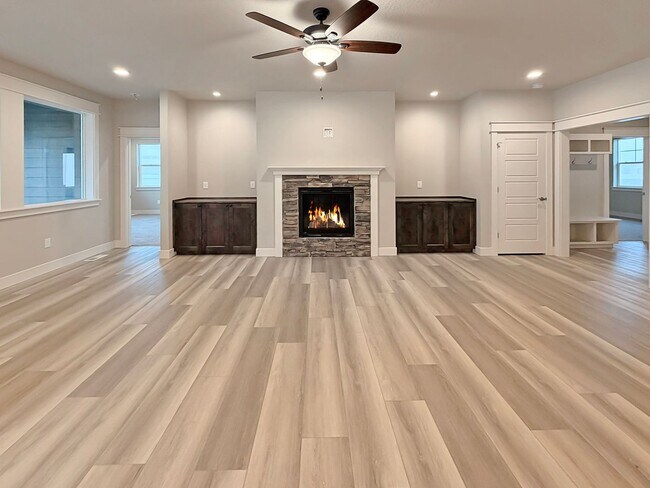 Foto del edificio - Brand New Construction 4-Bedroom in Pheasant Meadows – Walk to Parks, Near Nampa Shopping & Dining