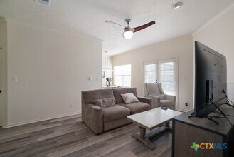 Building Photo - 1005 N LBJ Dr