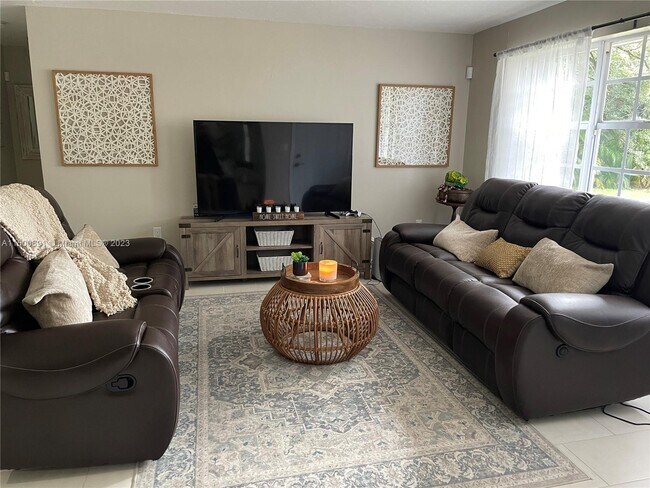 Foto del edificio - 1760 NE 145th St