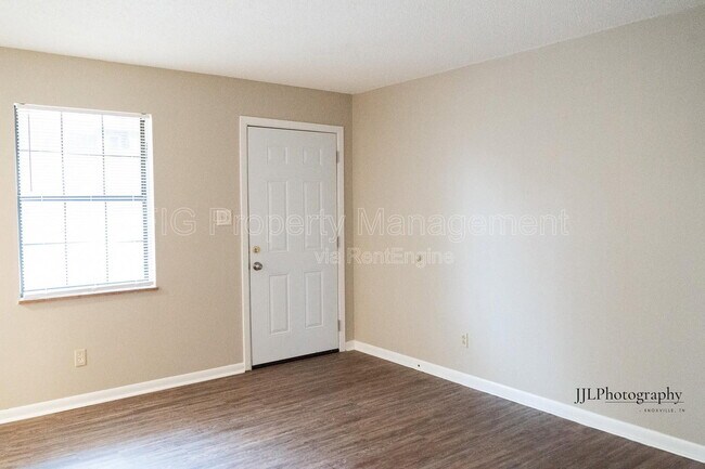 Foto del edificio - 129 Hillcrest Dr