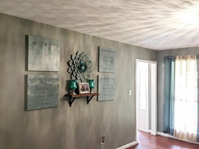 Building Photo - 1255 Brett Ct