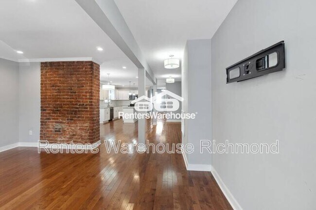 Building Photo - 2320 R St