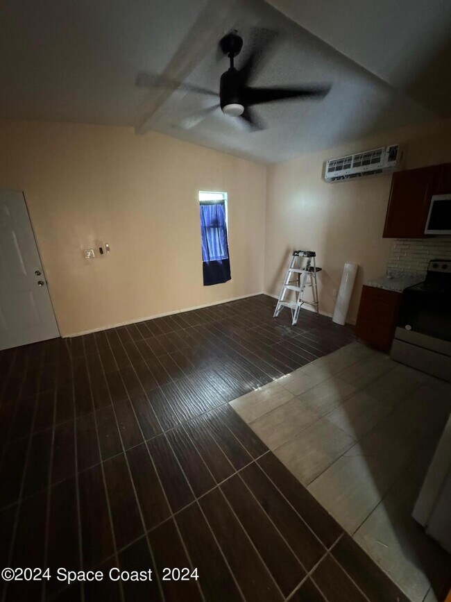 Building Photo - 808 Forrest Ave