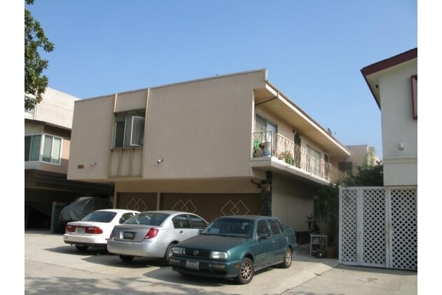 Building Photo - 922 S Bedford St