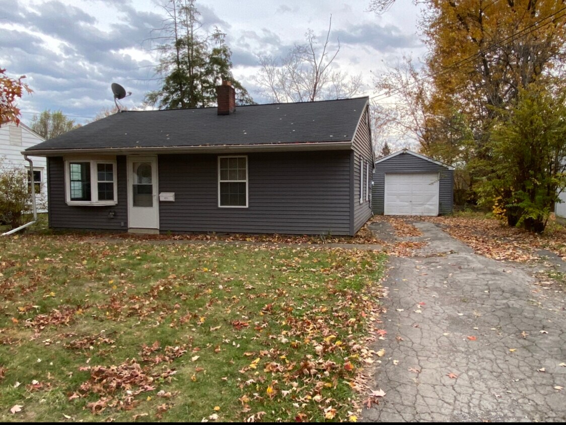 Foto principal - 371 Erskine Ave