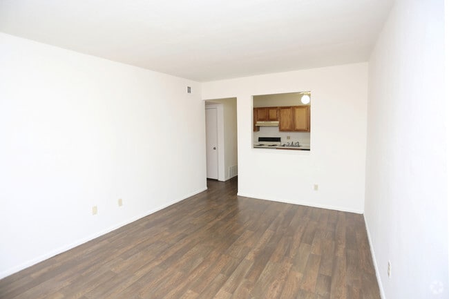 1 BR, 1 BA - Colonial Apartments