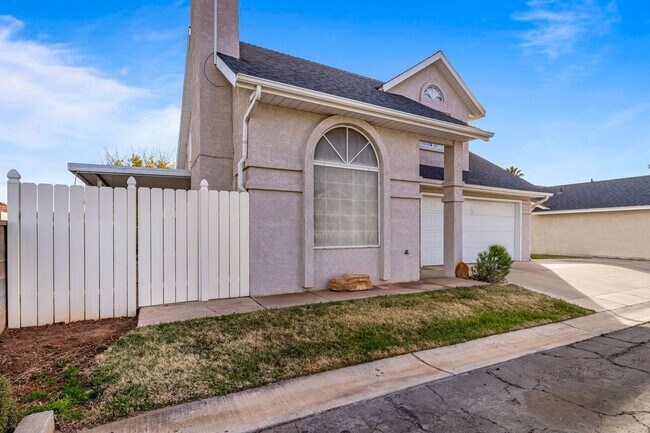 Building Photo - Millcreek Cottages Home!