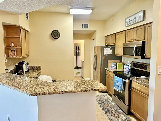 Foto del edificio - 9901 Baywinds Blvd