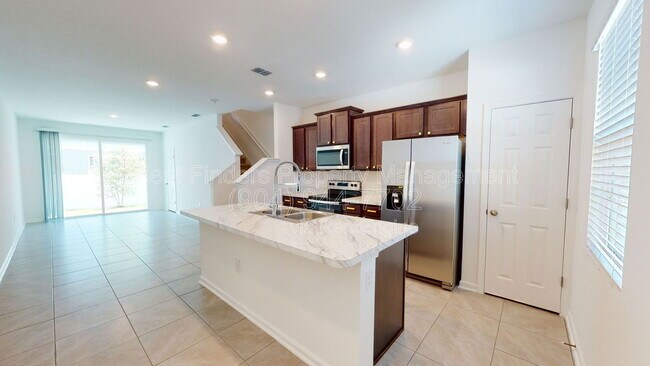 Foto del edificio - 8358 Zenith Cir