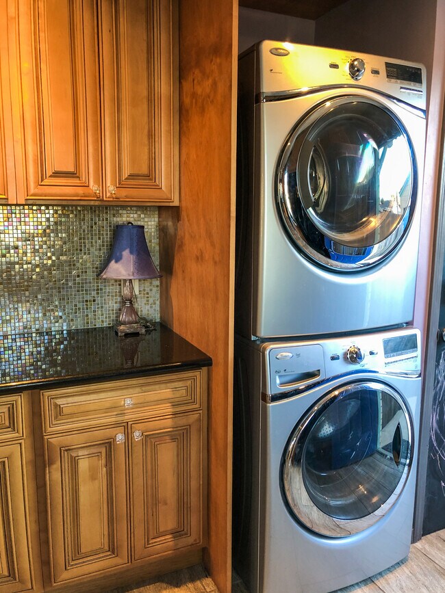 kitchen - stacked washer + dryer unit - 3200 S Van Buren St
