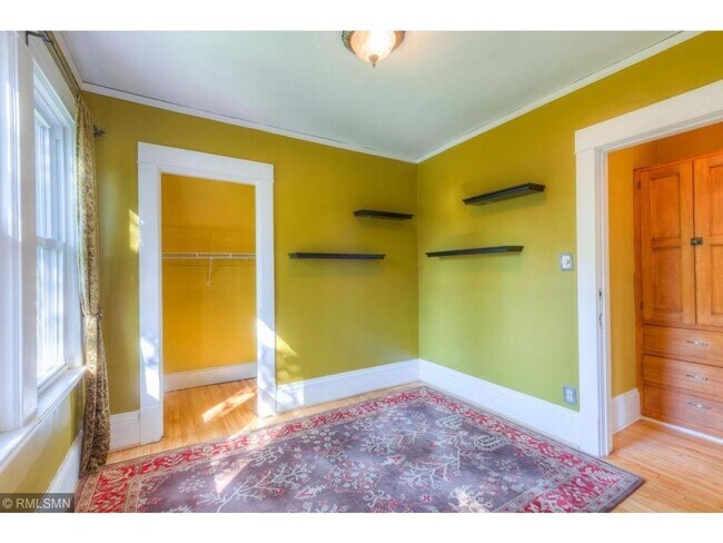 Foto del edificio - Large 6 bedroom house near Hamline University- June 2026! Pet Friendly