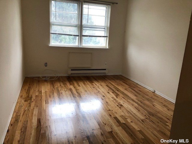 Foto del edificio - 41-66-66 Little Neck Pkwy