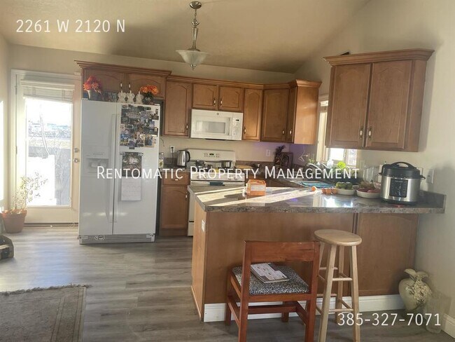 Building Photo - 2261 W 2120 N