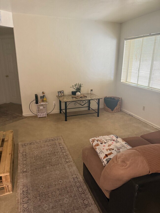 Foto del edificio - 2536 N Corinthian Garden Dr
