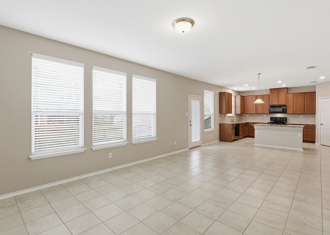 Foto del edificio - Move-In Ready Home in Landmark Pointe with Included Appliances