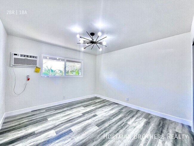 Foto del edificio - 530 W Arbor Vitae St