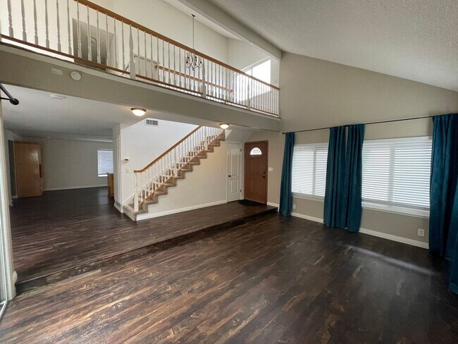 Building Photo - Welcome to Your Dream Home in Los Alamitos!