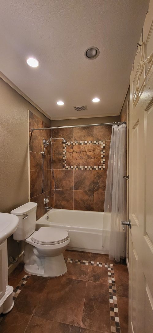 Building Photo - Vallejo Studio available for rent in excel...
