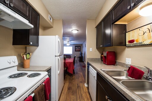 Primary Photo - 1616 Royal Crest Dr